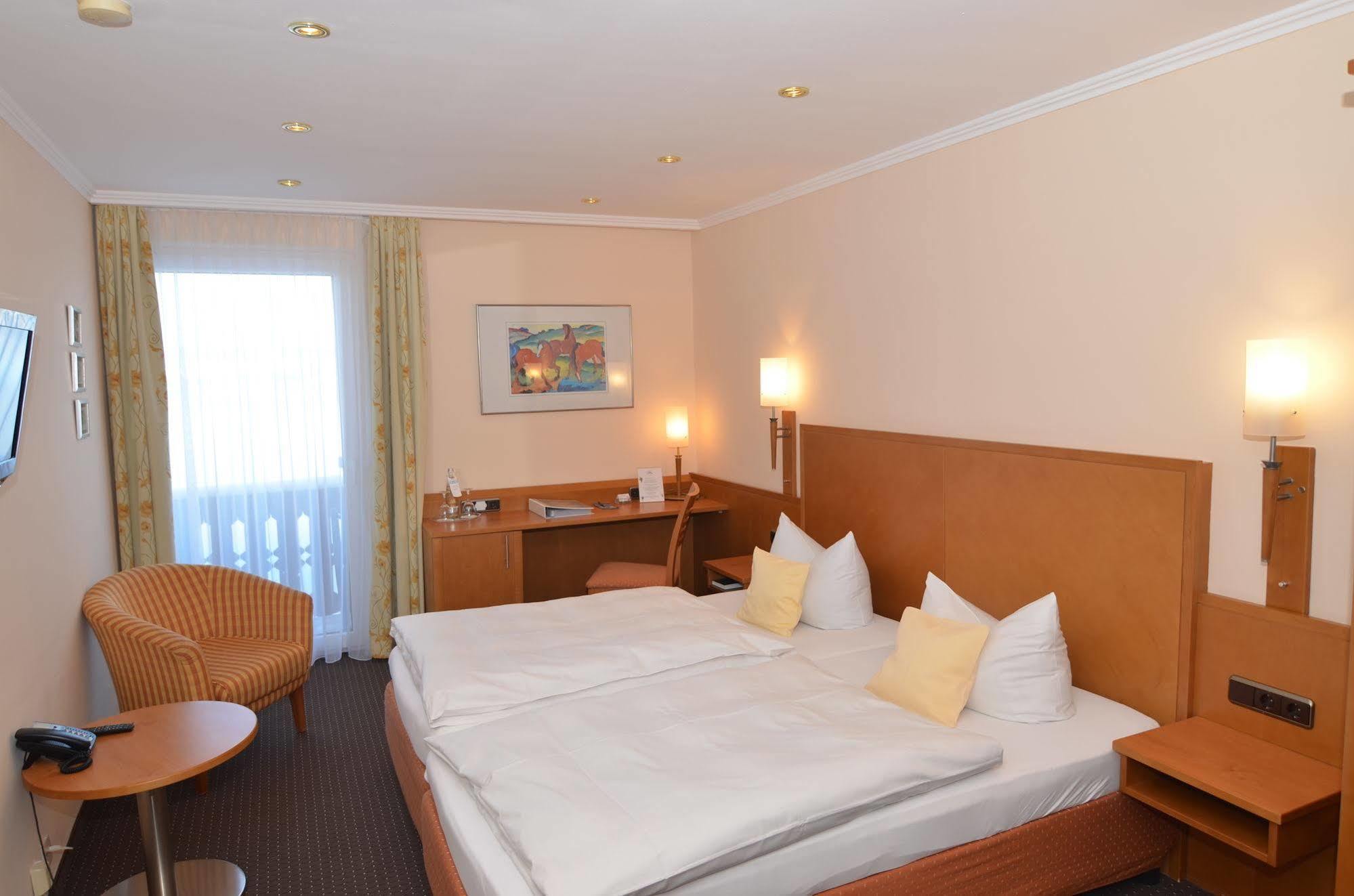 Seehotel Grauer Baer Kochel am See Exterior photo